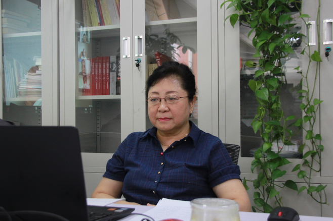 姚小蔓理事长参加网络视频会议。